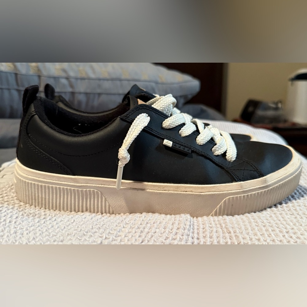 Reef Black Sneakers